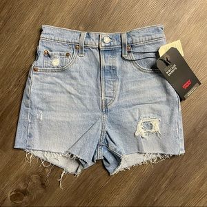 LEVI'S PREMIUM
RIBCAGE DENIM SHORT
SIZE 25, TANGO STONEWASH